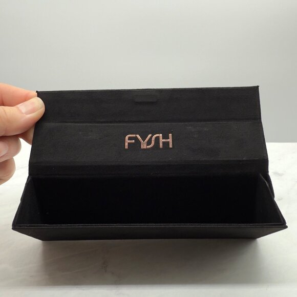 Fysh UK Urban Kool Eyewear Black Foldable Eyeglasses Case Magnetic with Cloth - Picture 3 of 7